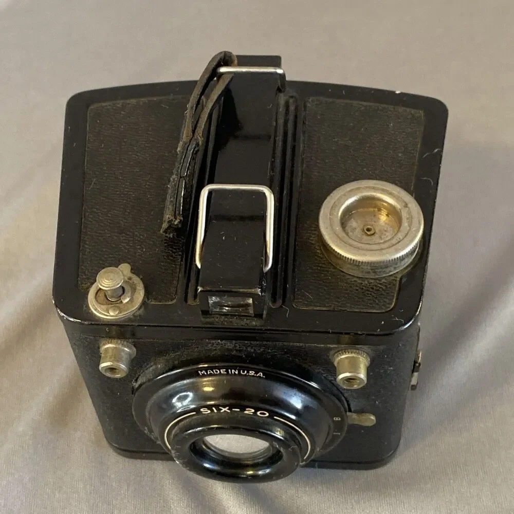 Vintage 1940's Brownie Flash Six-20 Camera Untested Retro Photography Display